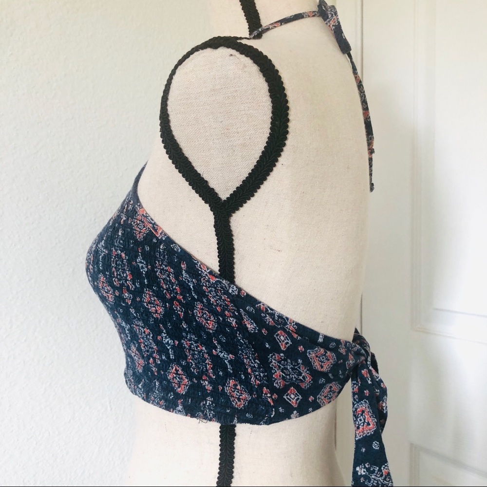 HOLLISTER Ribbed Halter Tank Top - Picture 4 of 7